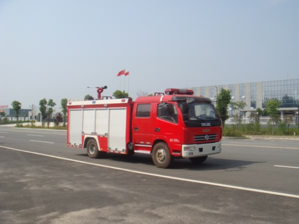 国五东风3吨小型消防车